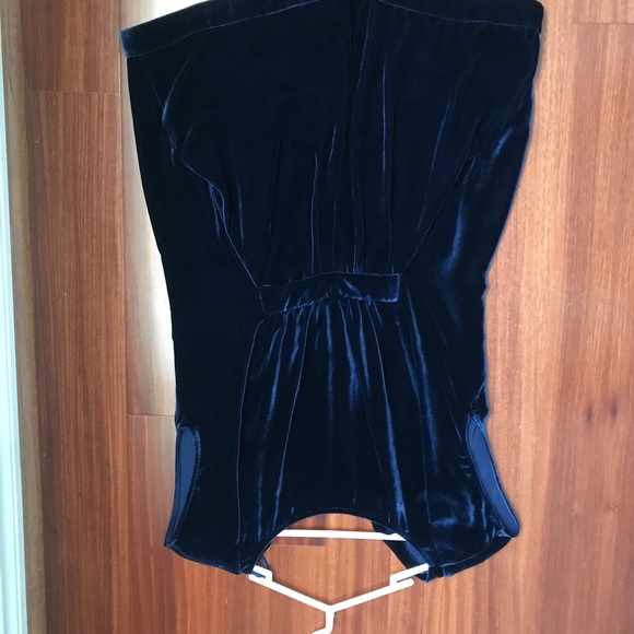 Beautiful deep velvet romper for formal occasions - Picture 2 of 3